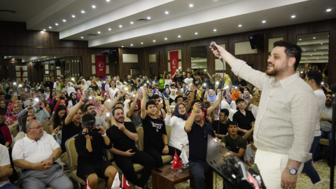 Mustafa Sandal’dan Hüseyin Baş’a övgü