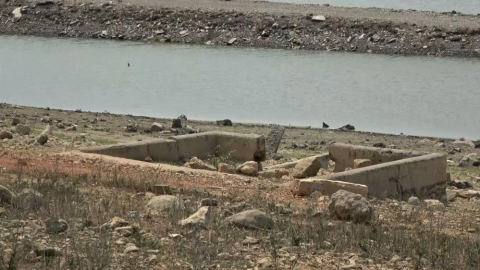 Suların çekilmesiyle akılalmaz görüntüler ortaya çıktı