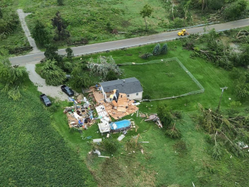 Şiddetli fırtına can aldı