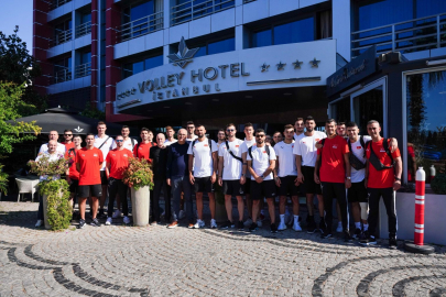 Filenin Efeleri İsrail yolcusu