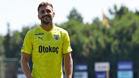 Fenerbahçe'nin yeni futbolcusu boğazda balık tuttu