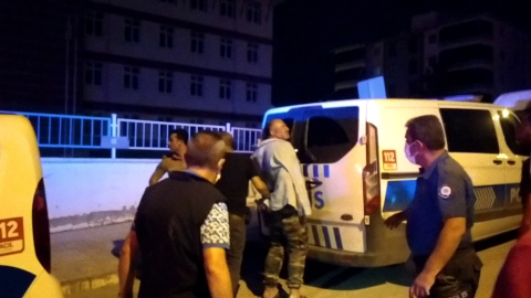 Şikayet edilince eşyaları ateşe verdi