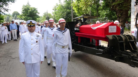 Emekliliğinin ikinci gününde vefat etti