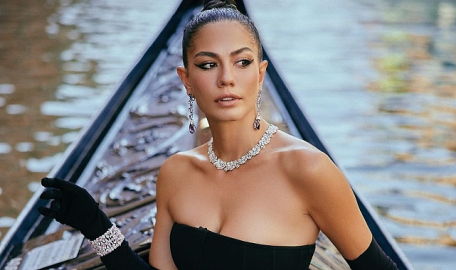 Demet Özdemir'in Photoshop'suz hali gündem oldu