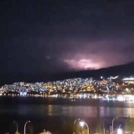 Yağış öncesi şimşekler Bursa'dan da görüldü