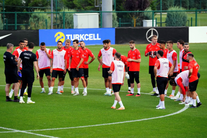 Milliler 617. maçına çıkacak