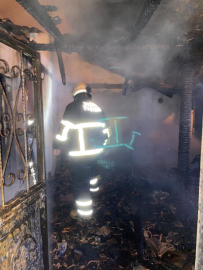 Bursa'da bir eve yıldırım düştü!