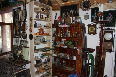 50 yıldır eline geçen her şeyi saklıyor