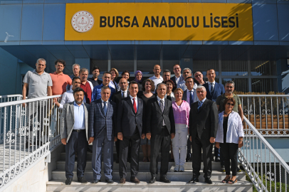 Başkan Dündar öğrencilerin heyecanına ortak oldu