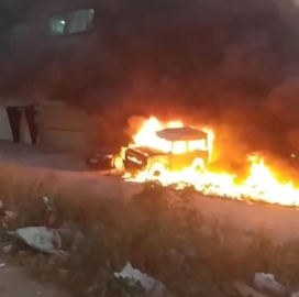 Çocukların eğlencesi araçları küle çevirdi