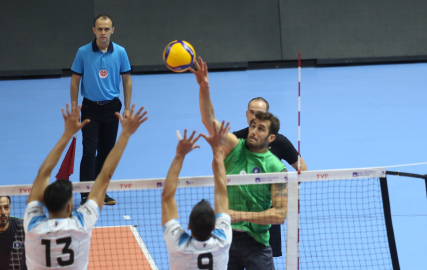 Voleybol Turnuvası'nda ikinci gün geride kaldı