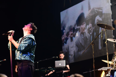 Zakkum, o şarkıyı Atatürk için seslendirdi