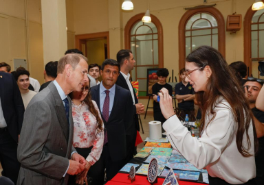 Prens Edward gençlerle buluştu