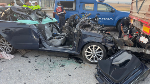 Yeni nişanlı çift kaza sonucu hayatını kaybetti