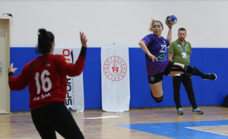 Bursa Büyükşehir Belediyespor'lu hentbolcuya milli davet