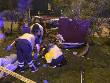 Otomobil refüje çıktı, 1 kişi hayatını kaybetti