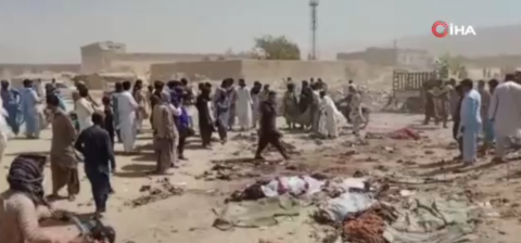 Pakistan'da intihar saldırısı, 52 kişi hayatını kaybetti