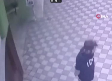 İmam namazdayken motosikletini çaldılar