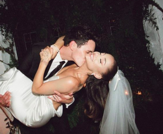 Ariana Grande boşandı: Kocasına para ödeyecek...