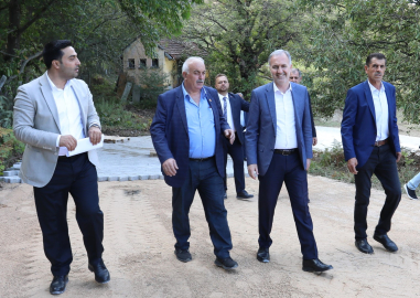 Başkan Taban, Gülbahçe Mahallesi'nde çalışmaları inceledi