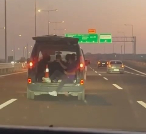 Bagajda ölüme davetiye çıkardı