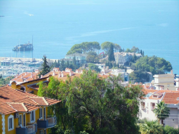 Kuşadası'nın sembolü yıkıldı