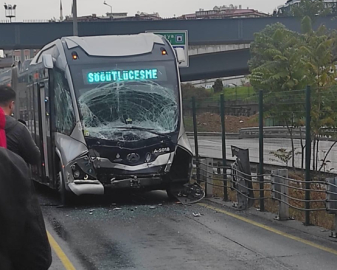 İstanbul'da metrobüs kazası