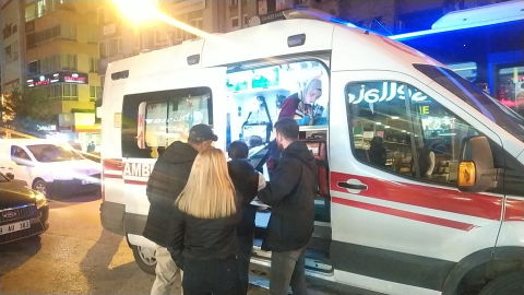 Genç kızlar arasında bıçaklı kavga