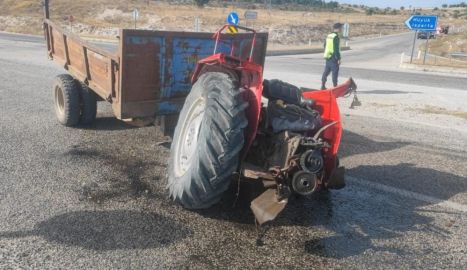 Traktör ikiye bölündü! 1 yaralı