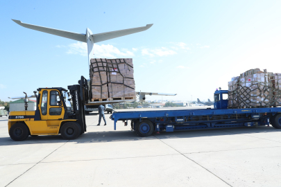 Gazze'ye 2 yardım uçağı daha