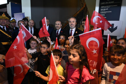 100'üncü yıla resimli kutlama