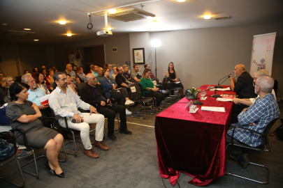 Kütüphane Günleri'nin konuğu Cumhuriyet basını