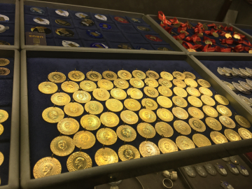 Altın rekorla başladı