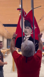 Vatandaşlardan Apple mağazasına tepki