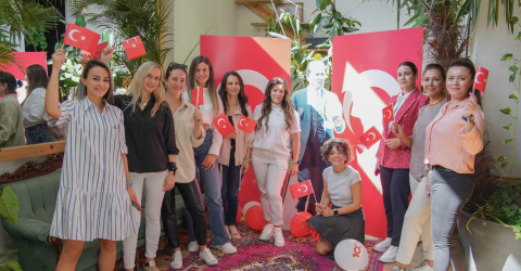 Cumhuriyet kadınlarından 100. Yıla özel tasarımlar