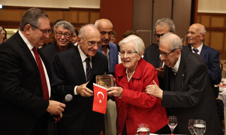 Yayıncılık Özel Ödülü Nilüfer'e