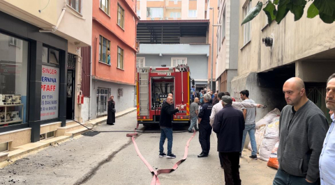 Sinir krizi geçirdi, evini ateşe verdi