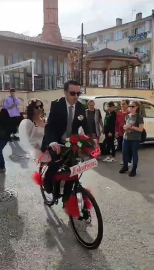 Bu da bisiklet konvoyu