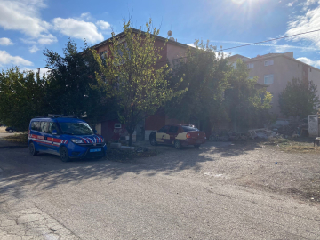 Gelin kaynanasının boğazını kesti