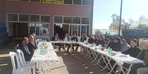 Kaymakam Topsakaloğlu halde esnafı ziyaret etti