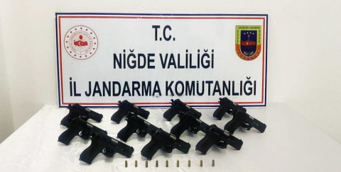 11 ruhsatsız tabanca Niğde'de yakalandı