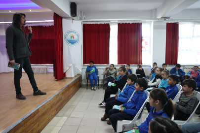 Göl Yazıevi'nin konuğu Serdar Uslu