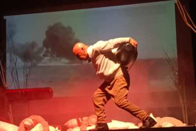 ’Seyit Onbaşı Senin Kahramanın’