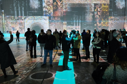 ​​​​​​​Downtown'da dijital sanat sergi deneyimi