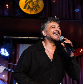 Emre Altuğ Dada Salon Kabaret'e geliyor