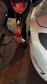 Tesla dondu Reno yardım etti