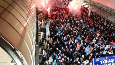 Tofaş’ta zam sevinci sabaha kadar sürdü