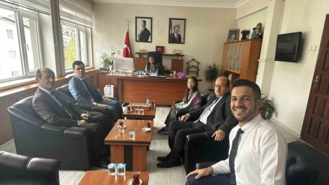 Orhaneli Kaymakamlık koltuğuna Sahre Ay oturdu