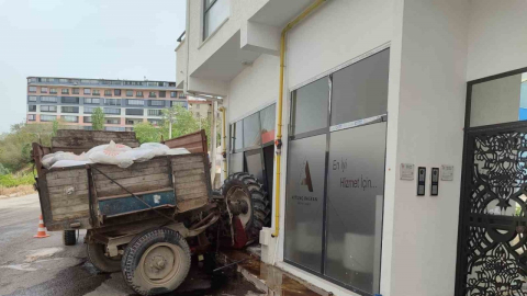 Kontrolden çıkan traktör kaza yaptı: 2 yaralı