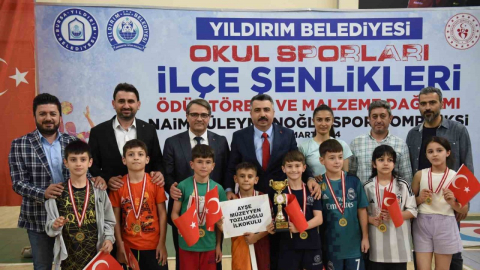Yıldırım’da ilkokullu sporcular ödüllendirildi